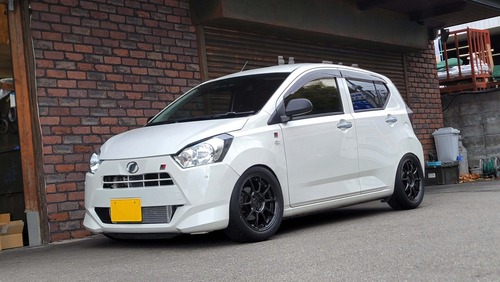 【画像】477万円の魔改造された軽自動車、イカつすぎるｗｗｗｗ