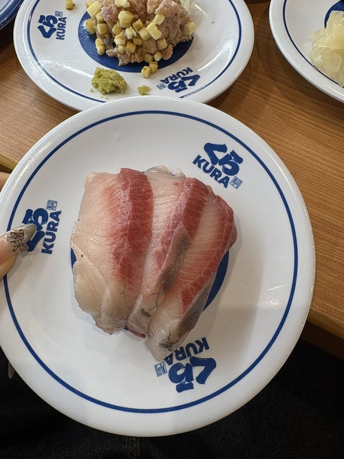 【画像】閉店間際の回転ずし、ネタの量がバグってると話題にｗｗｗｗｗ