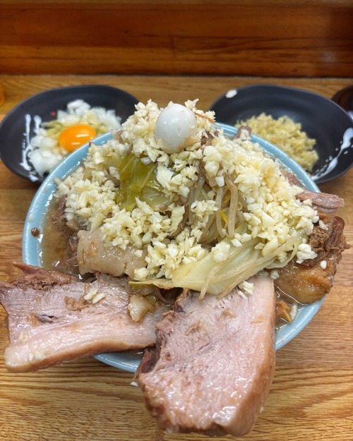 【画像】ラーメン女子が「もはや食というより体験。圧倒的ヴィジュアルにこの味、天才だと思う」と称賛するラーメンがこちらｗｗｗｗ