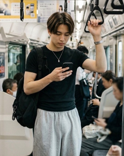 【画像】最近の大学生の服装、大体これで草ｗｗｗｗ