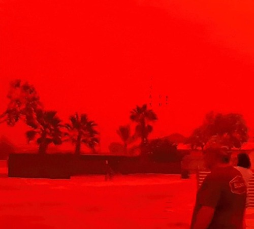 【悲報】空が「真っ赤に染まる」現象が発生。世界が終わる前ぶれか？ｗｗｗｗ