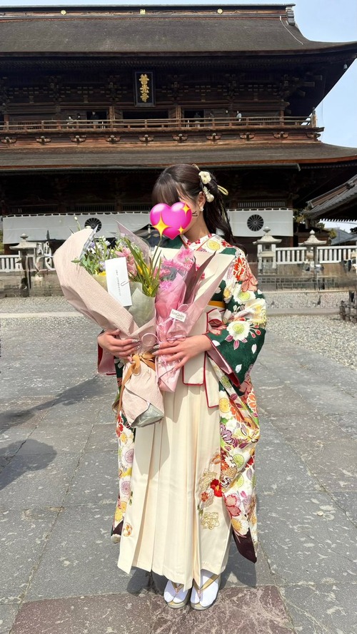 【画像】女子大生、250単位と幼小中高の全教員免許を取得→驚異的ないいね数を獲得するｗｗｗｗｗ