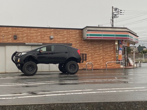 【画像】限界を超えたプリウス、撮影されるｗｗｗｗ