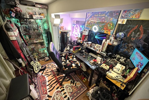 【画像】タレントの自室、全チー牛が嫉妬するレベルの部屋だったｗｗｗｗ