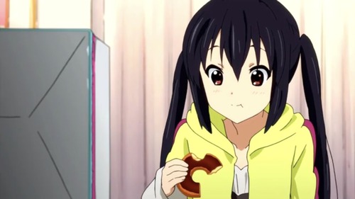 【画像】人気アニメの女の子、ドーナツを変な食べ方をするｗｗｗｗｗ