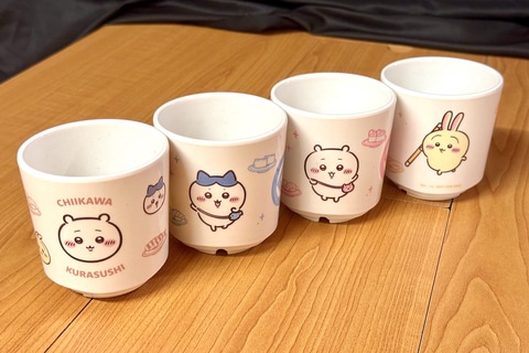 【画像】くら寿司で配布予定だった「ちいかわグッズ」がこちらｗｗｗｗ