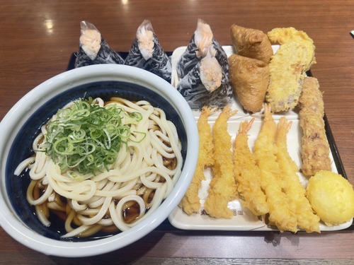 【画像】X民「丸亀製麺で軽く食べたらなんと3200円！物価高もここまで来たか…」