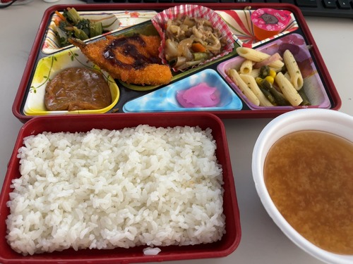 【画像】会社の社食が「こういう感じ」のところに勤めてる奴ｗｗｗｗ