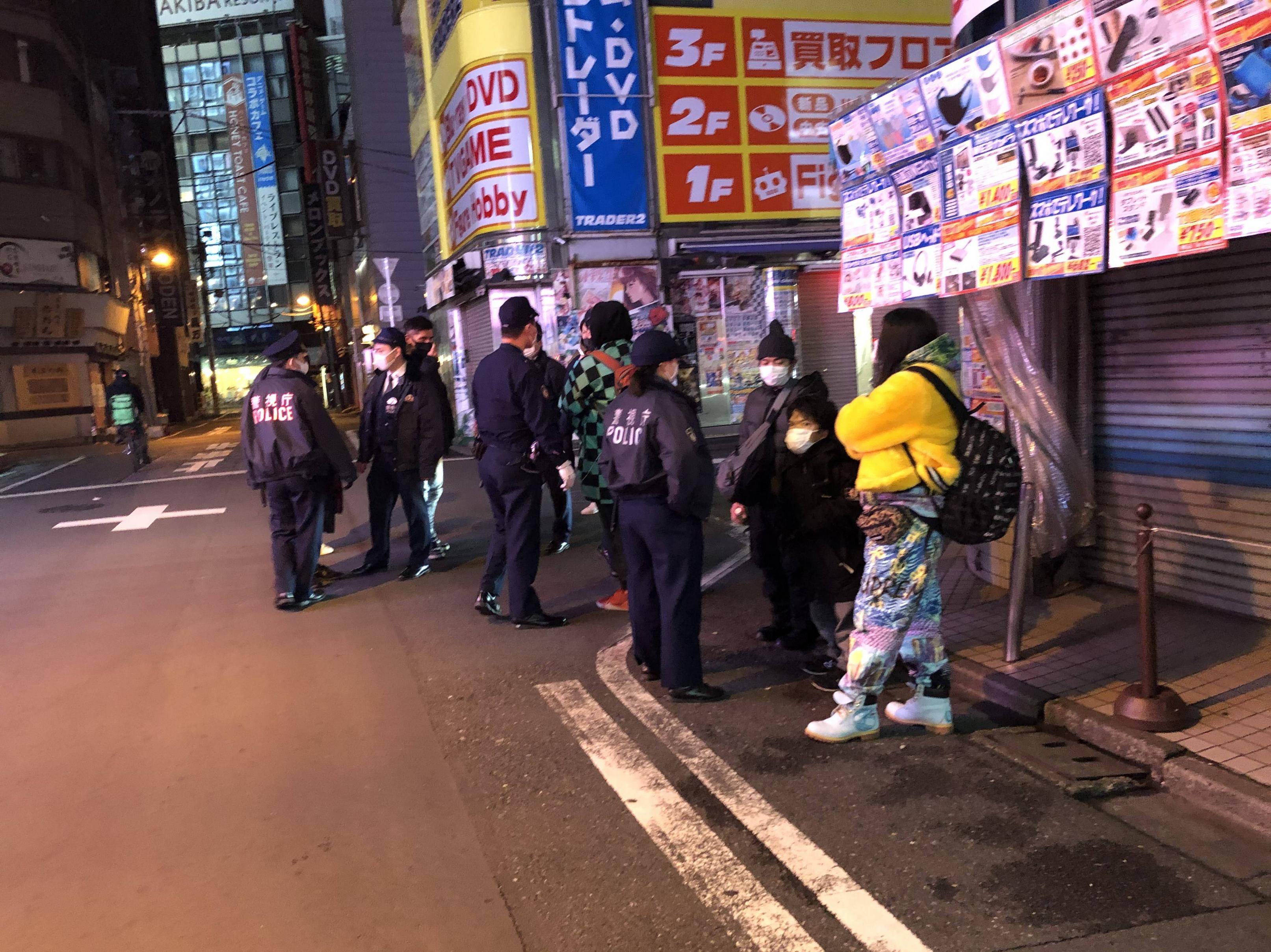 画像 人気ニコ生主 俺たちが鬼滅コスプレしたら最強じゃね ネット 真ん中のマスクがわからん 画族 画像 人気ニコ生主 俺たちが鬼滅コスプレしたら最強じゃね ネット 真ん中のマスクがわからん 画族