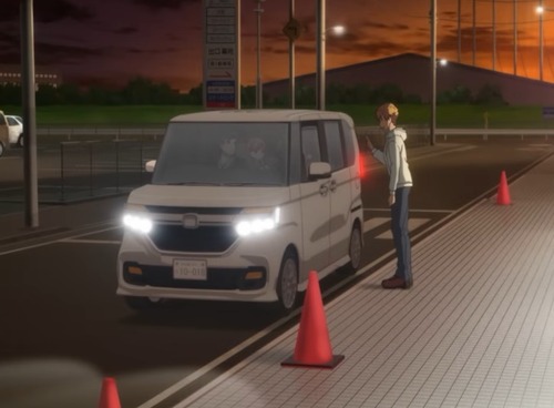 【画像】アニメーター「子供にフィギュアスケートやらせてる家族の車？まあこんなもんやろｗ」ｶｷｶｷ