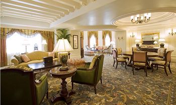 �ǥ����ˡ����ɥۥƥ�