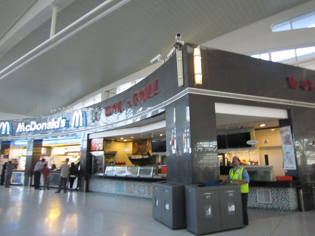 Anaマイルでビジネスクラス Jfk空港ターミナル7の免税店とbaラウンジ Nh9便の機内食 ワーキングママの1人旅子連れ旅