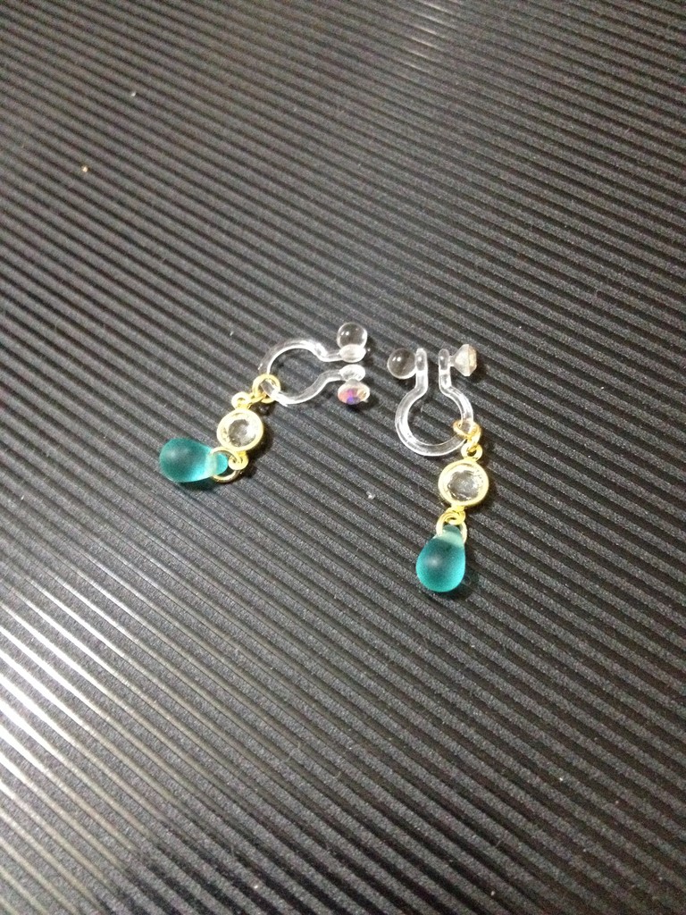 ｅｔｅｒｎａｌ ｔｒｅａｓｕｒｅさんのドール用アクセサリーを買ってみた ピアス編 1ギミルの重み