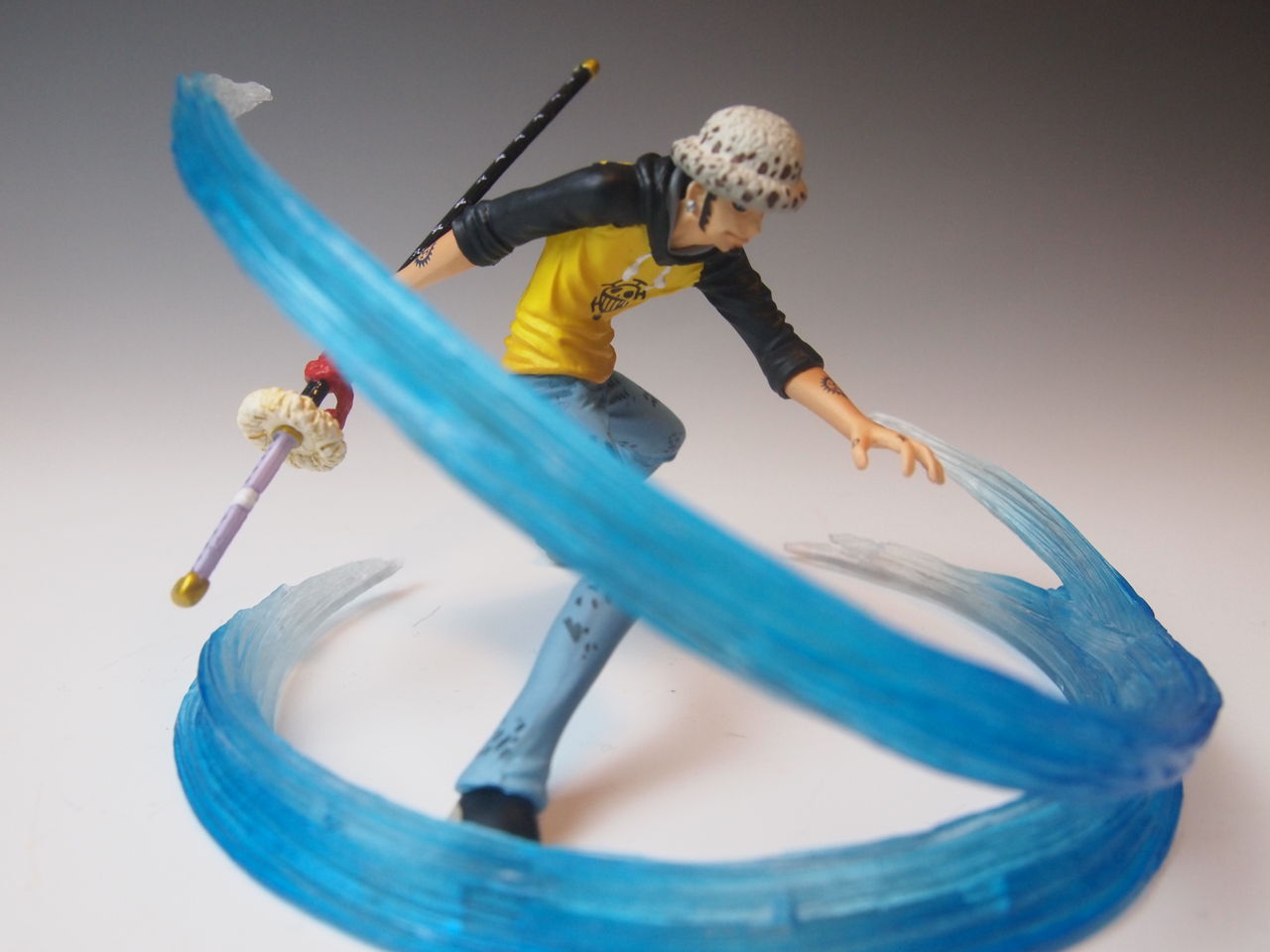 新版 One Piece ワンピース スーパーエフェクト 超新星フィギュアvol 1 トラファルガー ロー 単品 バンプレスト プライズ Materialworldblog Com