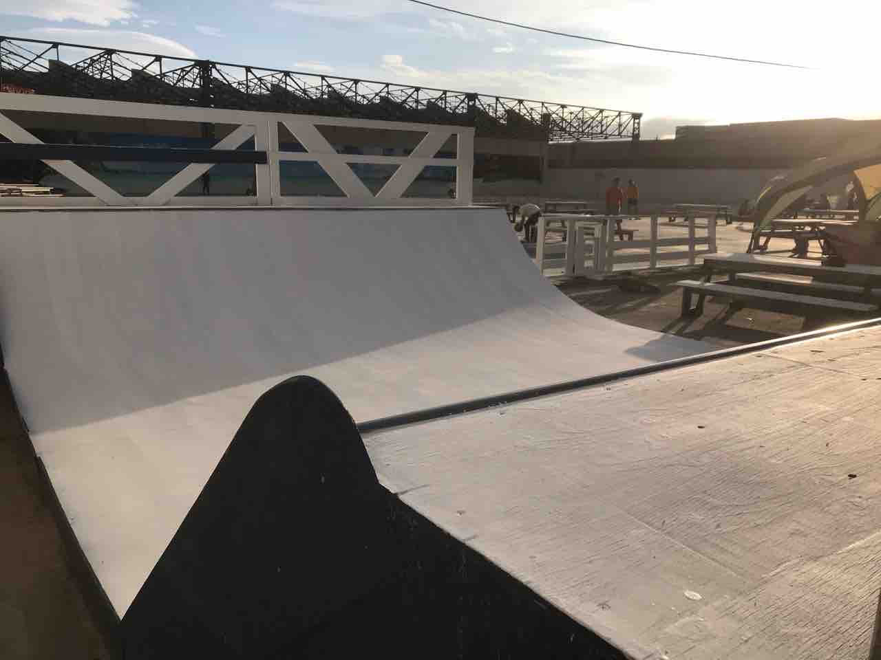 スケートランプ完成しました Oneshottripsurfとその仲間たち スケートランプ完成しました Oneshottripsurfとその仲間たち