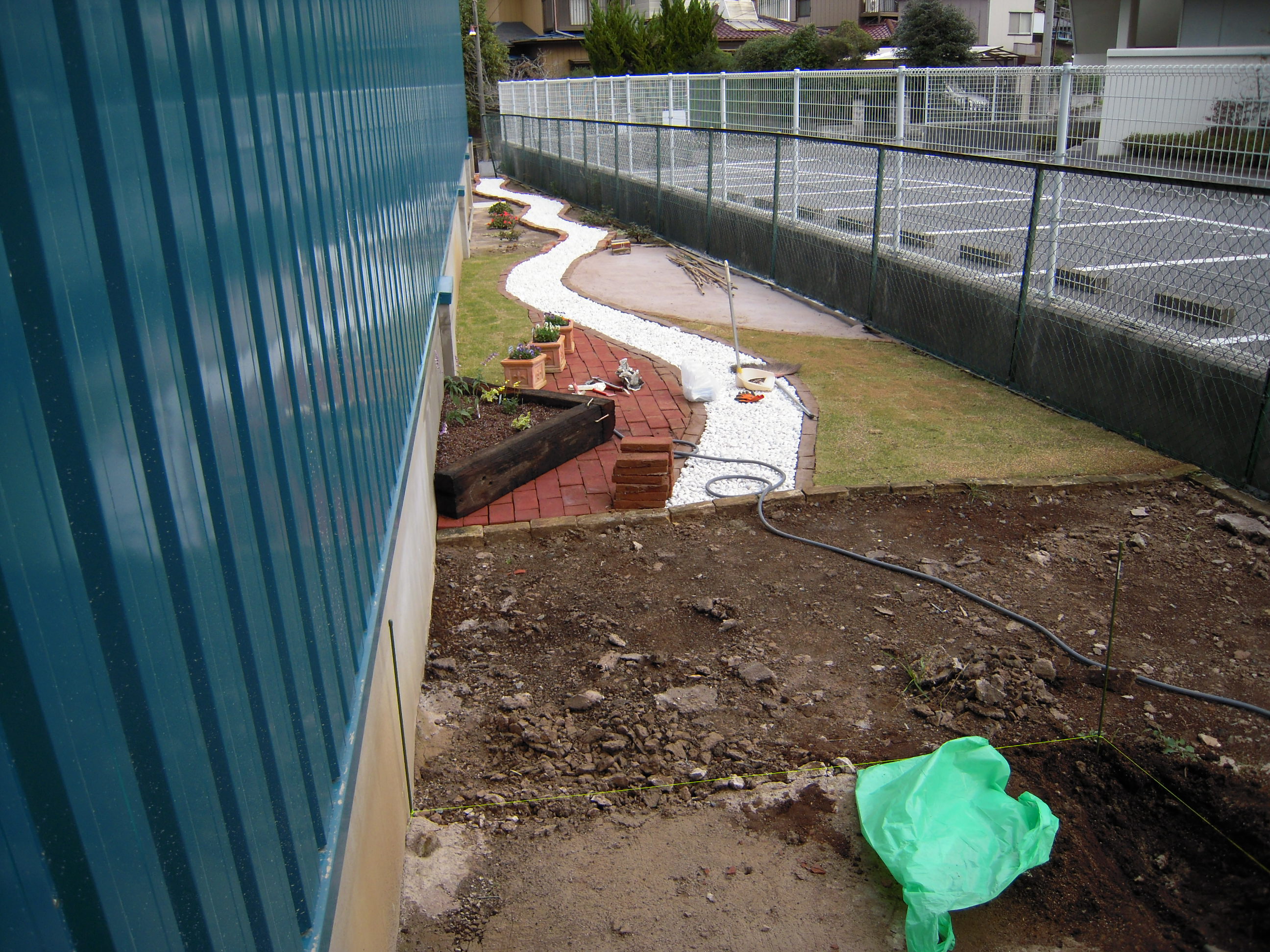 木更津エクステリア 道 花壇 ワンウィル千葉営業所 ロジスティックセンターのブログ