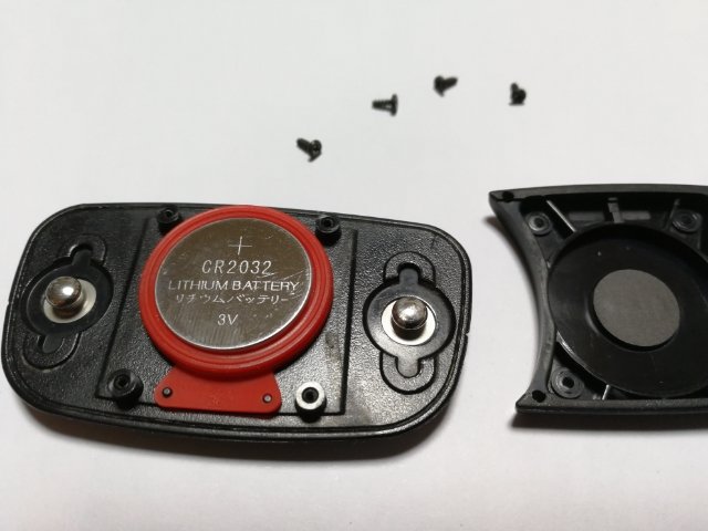 ガーミン910xtj 心拍計の電池を交換 Gn125 2fライダーのなんでも日記 ガーミン910xtj 心拍計の電池を交換 Gn125 2fライダーのなんでも日記