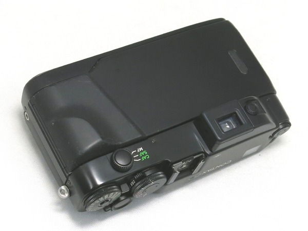 contax_g2_black_04