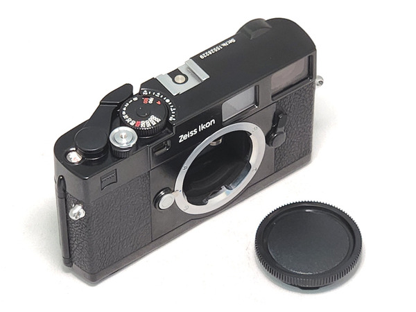 carl_zeiss_zeissikon_black_03