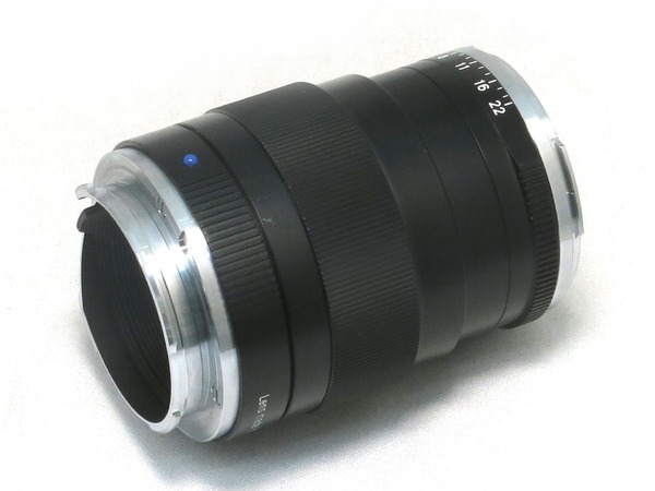 carl_zeiss_tele-tessar_85mm_zm_black_b
