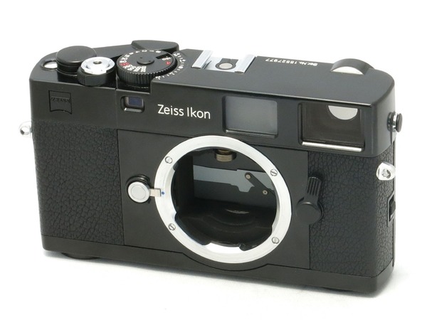 carl_zeiss_zeissikon_black_zm_a
