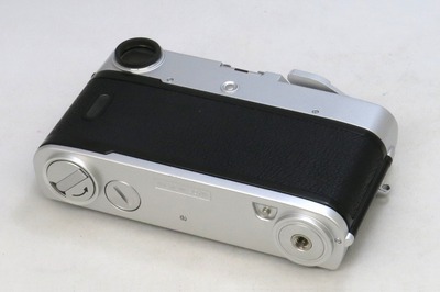 carl_zeiss_zeissikon_silver_zm_b