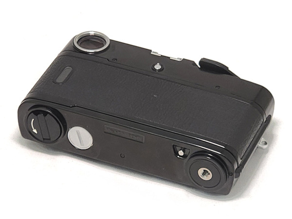 carl_zeiss_zeissikon_black_02