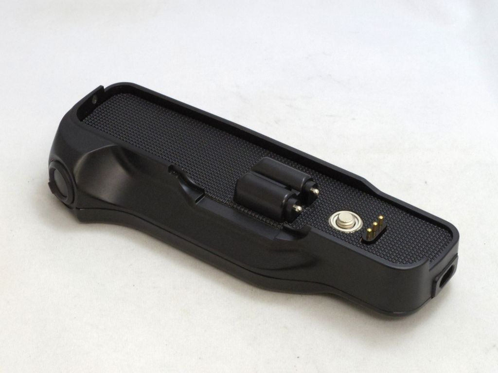 CONTAX P-7 （ST用 単三縦位置バッテリーホルダー） 【AB】 ***SOLD