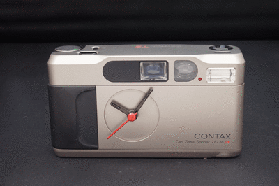 contax_t2_clock_a