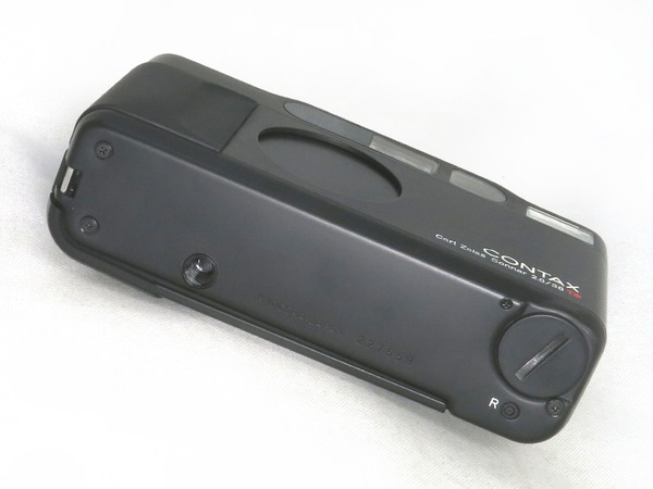 contax_t2_limited_black_04