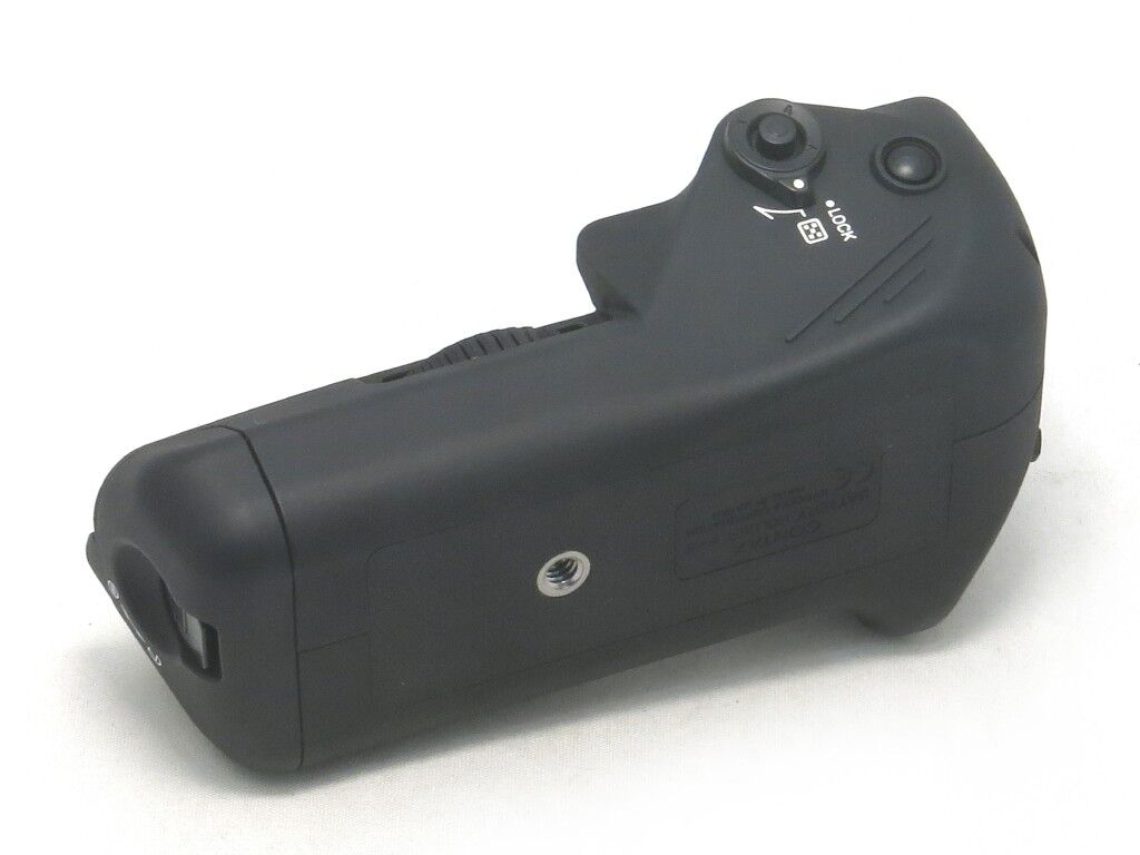 CONTAX N1 ボディ レンズ２本＋バッテリーホルダー（縦位置グリップ） CONTAX P-9 SAMPLE （N1用縦位置バッテリーグリップ） 【AB