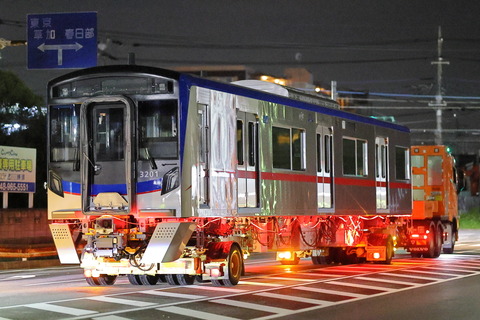 京成3200形トップナンバー3201号車 新車搬入陸送＠越谷T : 支配人の