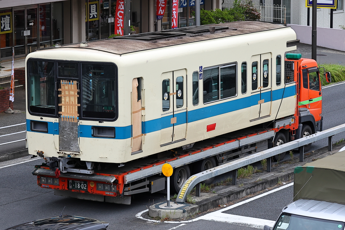 支配人のたららんな日々♪ : 小田急8000形8059F 新宿寄り8059号車 廃車陸送＠江田