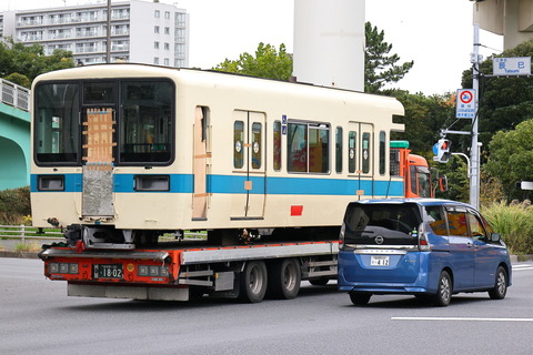 支配人のたららんな日々♪ : 小田急8000形8059F 新宿寄り8059号車 廃車陸送＠辰巳