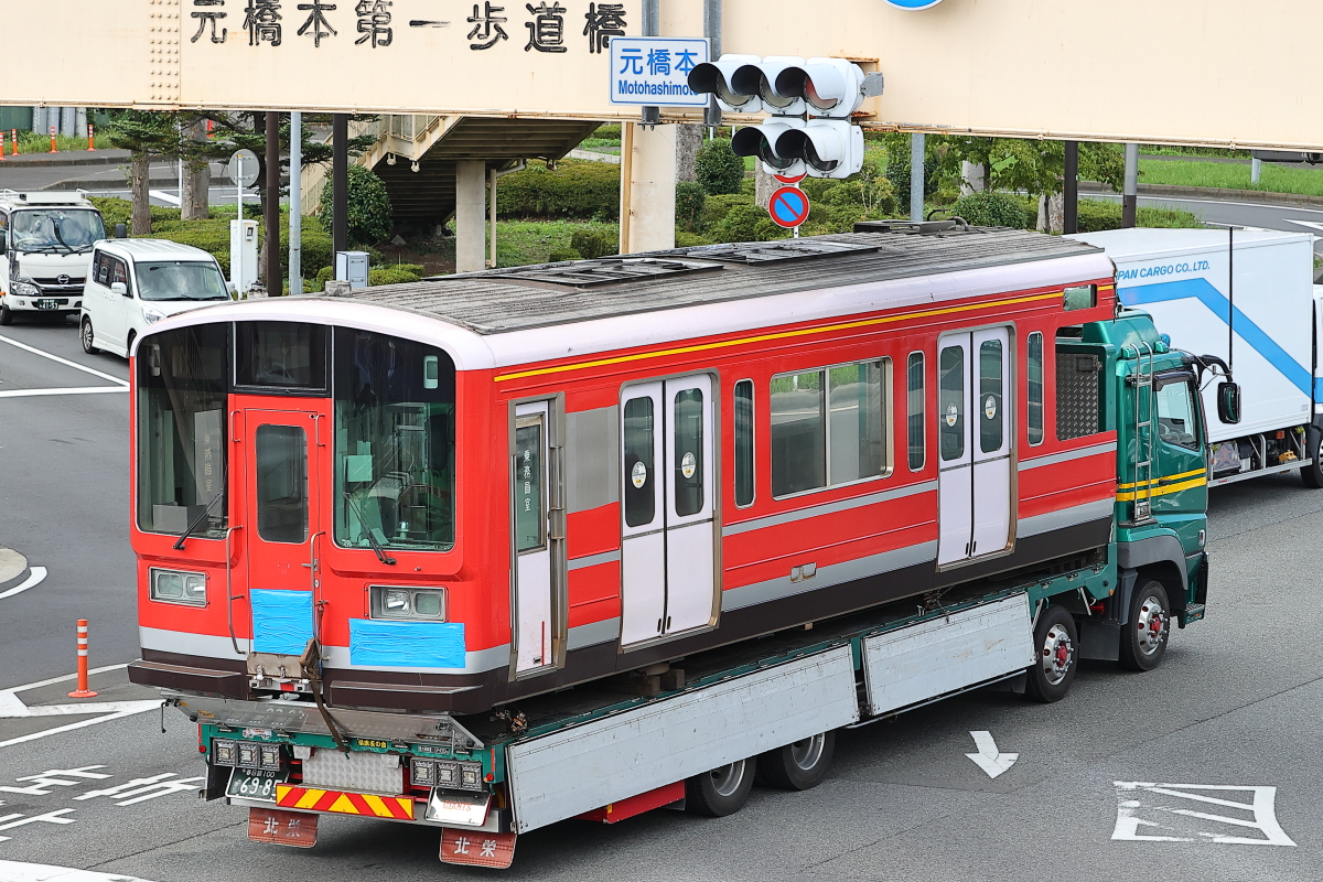 小田急1000形 赤千1060F 1160号車 廃車陸送 : 支配人のたららん 小田急1000形 赤千1060F 1160号車 廃車陸送 : 支配人のたららん