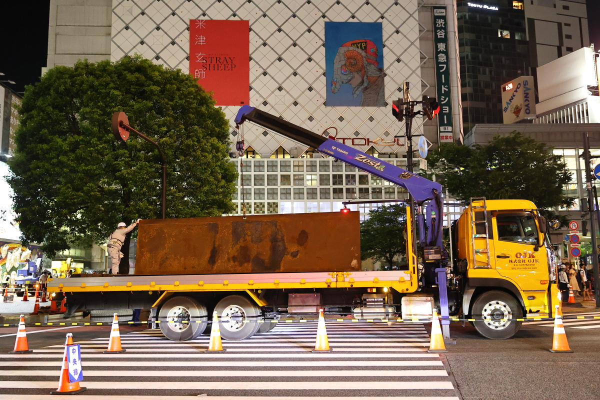 小型クレーン車到着 支配人のたららんな日々