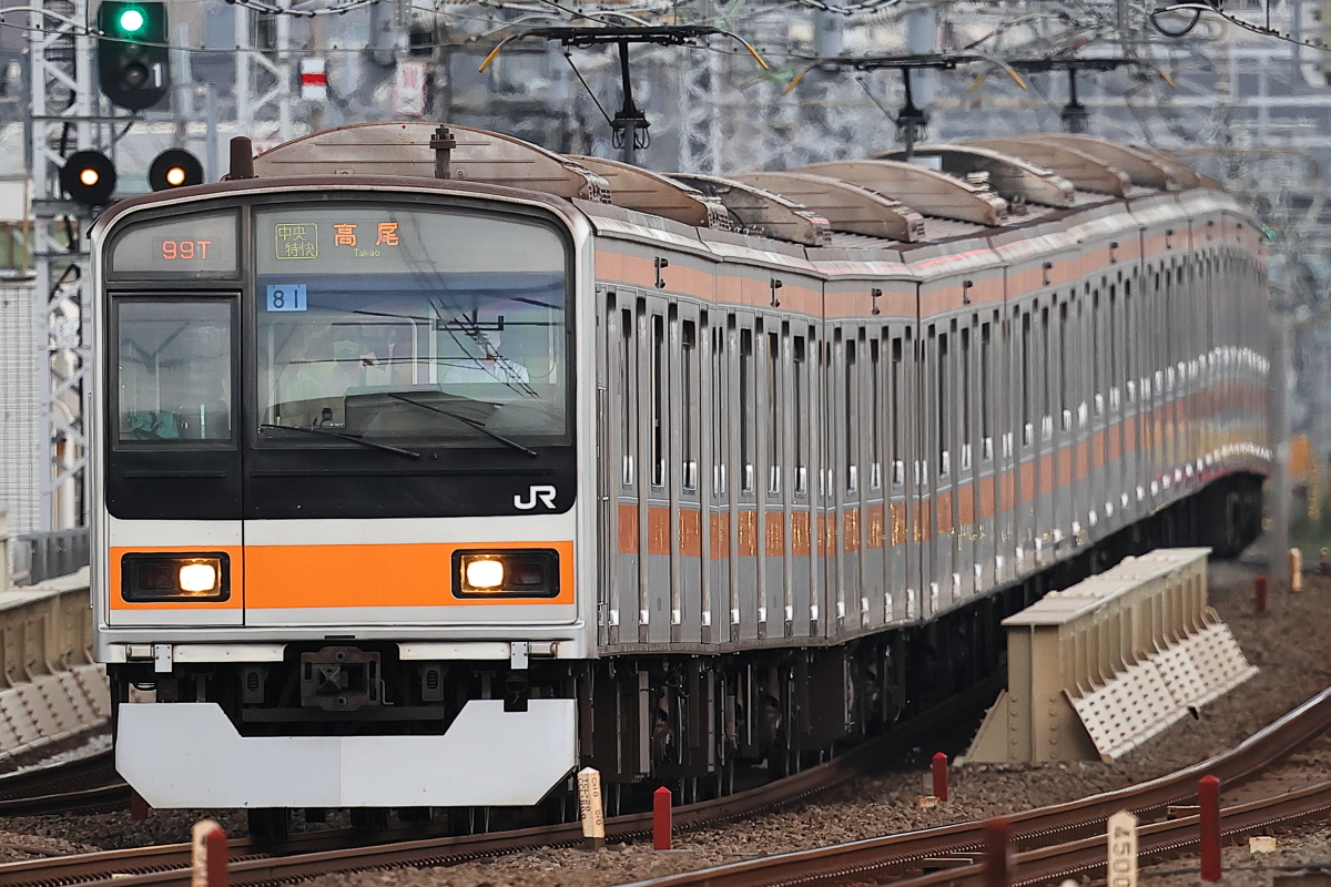 支配人のたららんな日々♪ 中央線209系トウ81編成99T運用の特別快速＠高円寺
