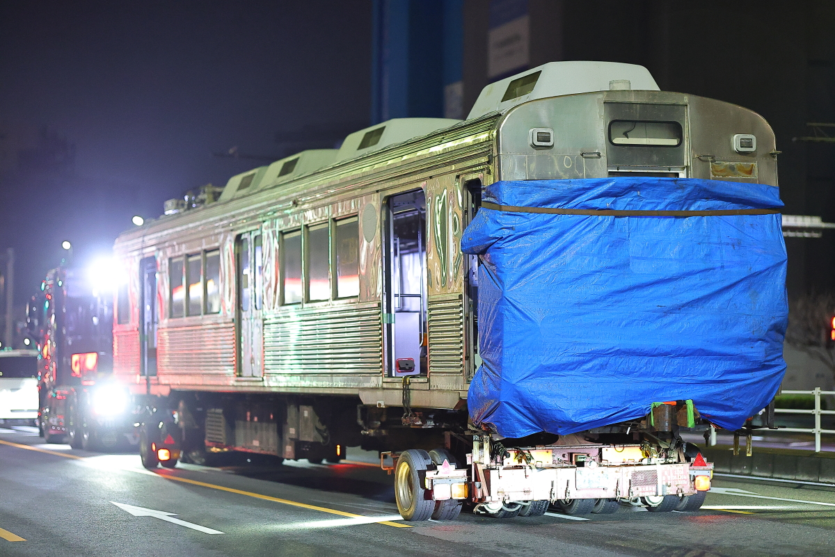 J-TREC牽引車7200系 デハ7254 廃車陸送＠宮本町 : 支配人のたららんな