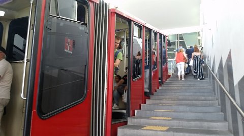 1152 (9)