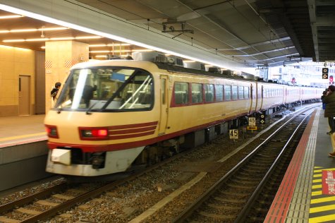 6R3U5401