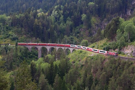 スイスのレーティッシュ鉄道で脱線事故 支配人のたららんな日々