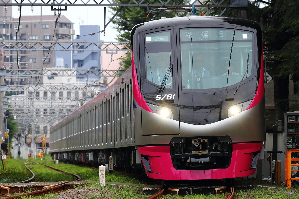 京王5000系 試運転 にて競馬場線入線 支配人のたららんな日々