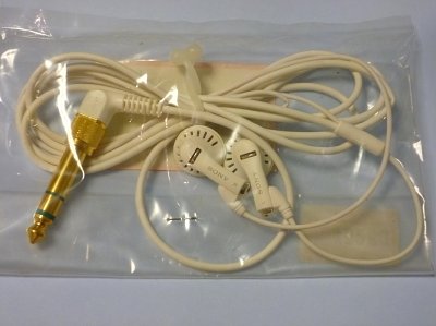 MDR-E484 (1)