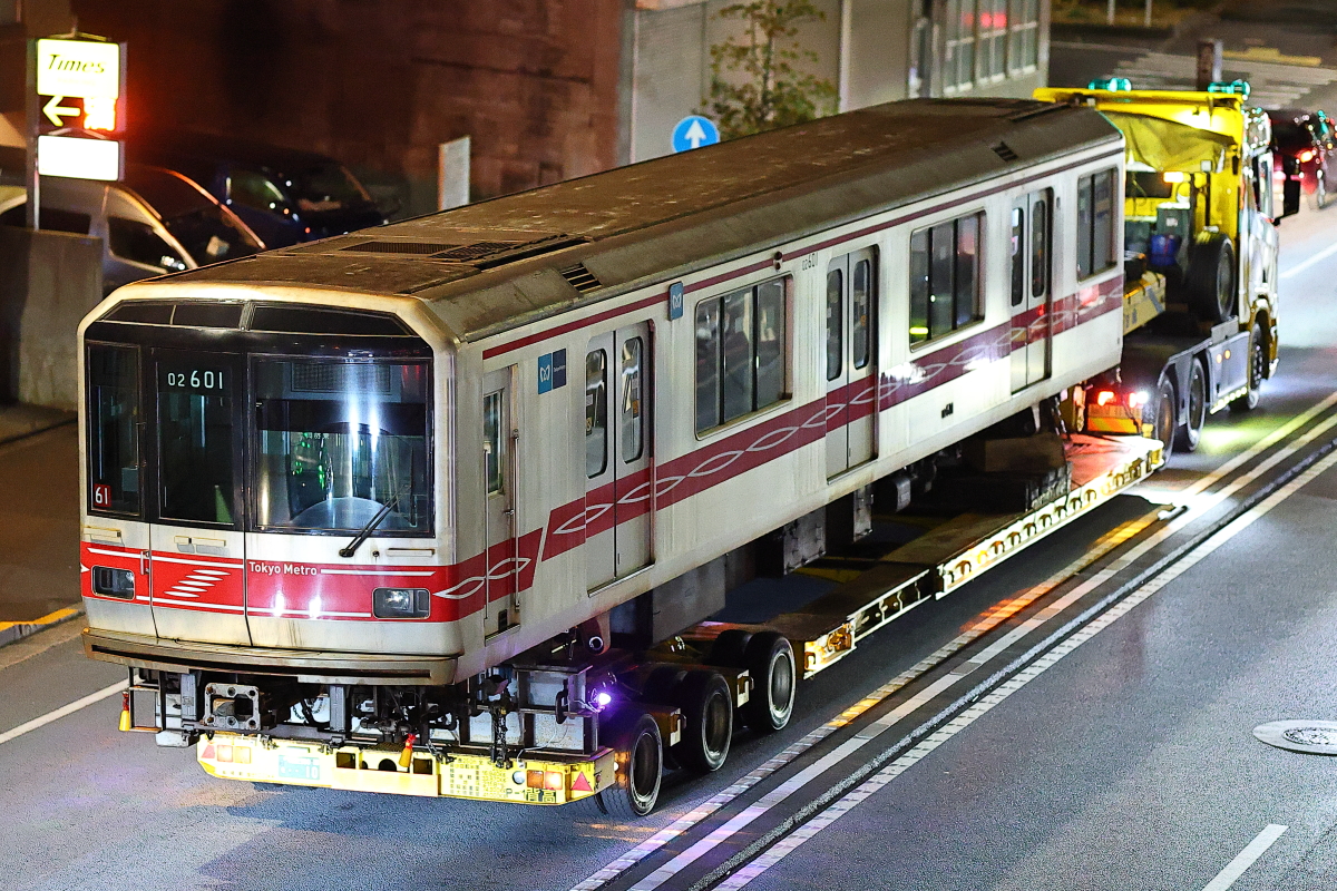 e*l様 東京メトロ　02系車号プレート 銀座線01系「車号銘板」 丸ノ内線02系「方向幕」 旧駅名標etc
