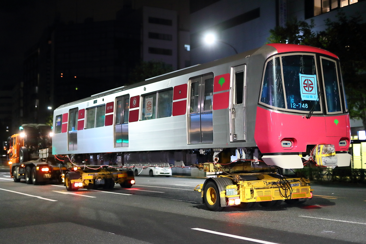 都営大江戸線12 600形748号車陸送 茅場町 支配人のたららんな日々
