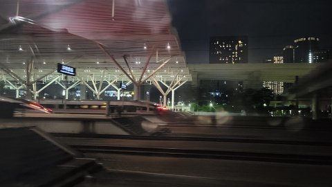 06-2147 (3)