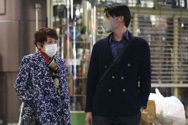 衝撃 還暦大竹しのぶ 22歳差深夜デートも完全にオカンと息子な件wwwwwwwwww アイドル整形 美容まとめ