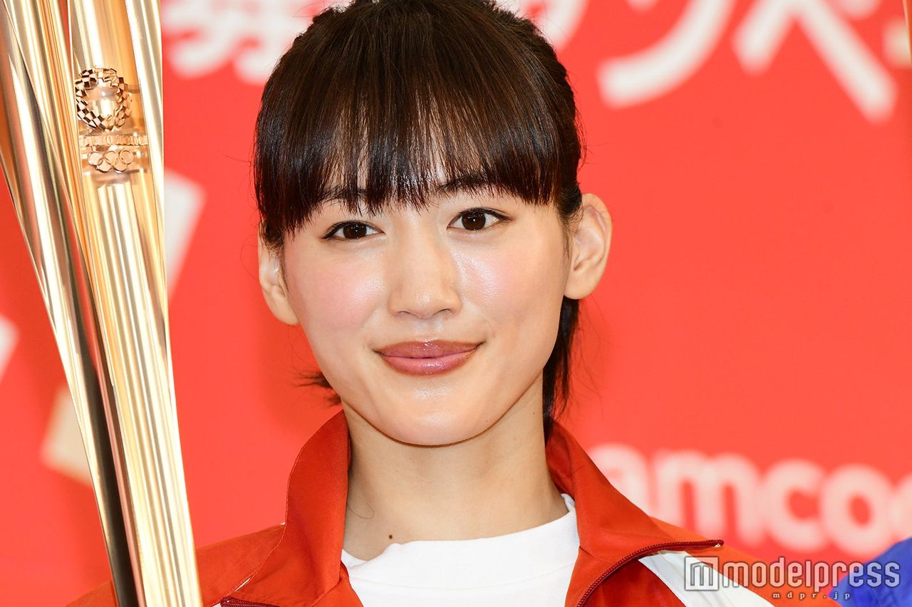 画像 東京オリンピック 綾瀬はるかのリップが下手くそ過ぎてベロ出してるように見える件wwwww アイドル整形 美容まとめ 画像 東京オリンピック 綾瀬はるかのリップが下手くそ過ぎてベロ出してるように見える件wwwww アイドル整形 美容まとめ