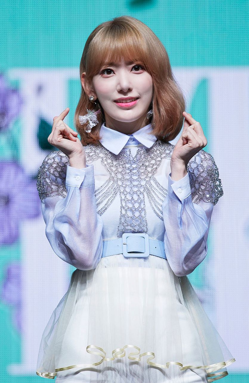 整形モンスター Iz One宮脇咲良の白過ぎるメイクと金髪が似合わなくてさらに韓国人に近づいて来た件wwwwwwwwww アイドル整形 美容まとめ 整形モンスター Iz One宮脇咲良の白過ぎるメイクと金髪が似合わなくてさらに韓国人に近づいて来た件wwwwwwwwww アイドル整形 美容まとめ