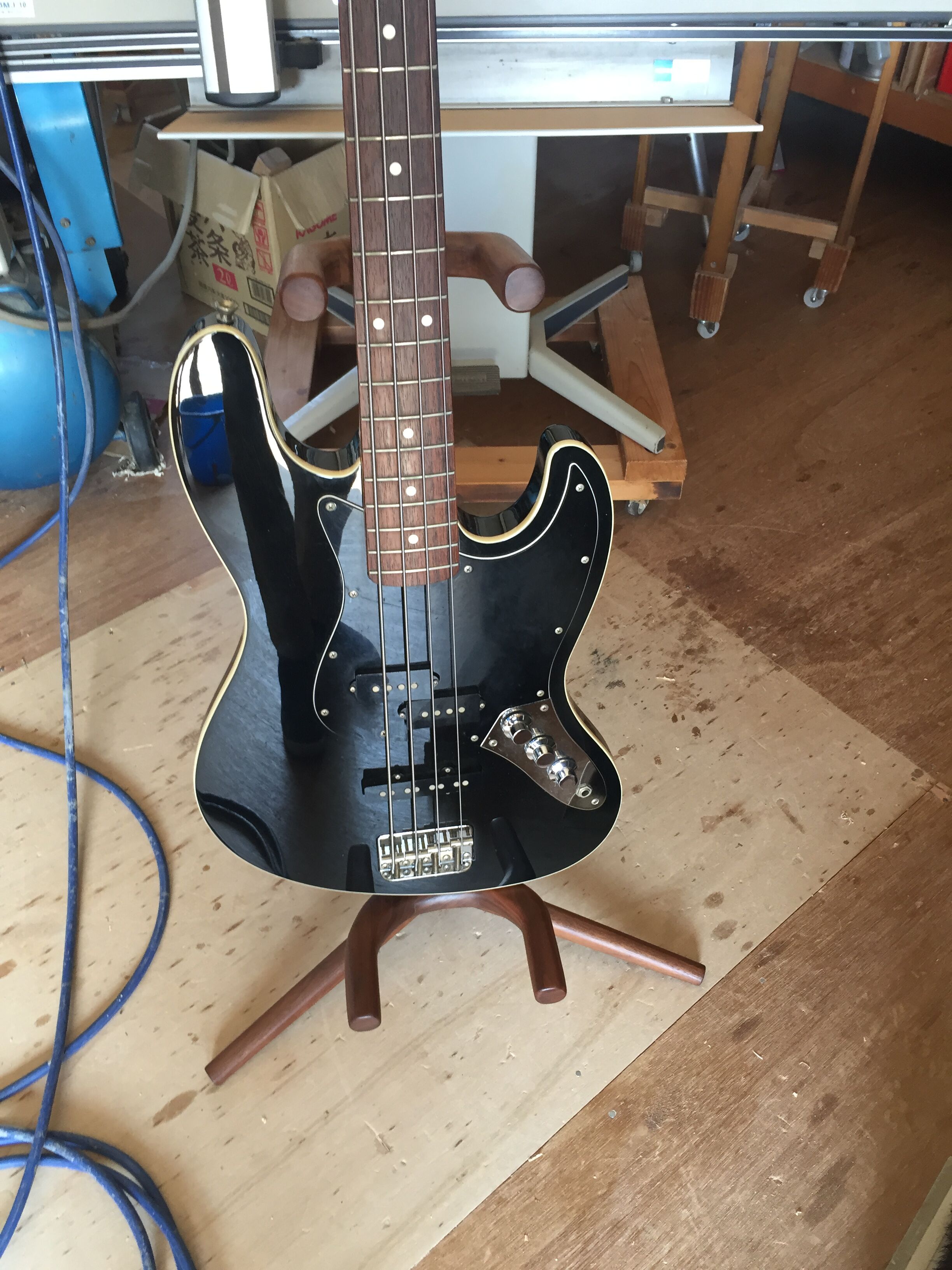 Fender jazz bass用 ベーススタンド（ギタースタンド）設計 : お